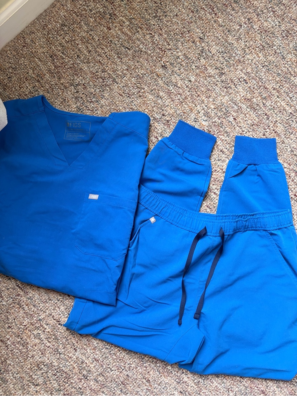 FIGS Royal Blue Men’s Leon Three-Pocket Top & Tansen Jogger Scrub Pants in Large